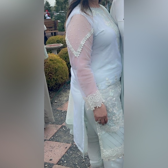 Pakistani Designer Thread & Motifs mint, white net suit - Picture 2 of 4